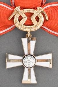 Крест Свободы II-класса за военные заслуги в военное время