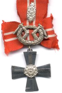 Крест Свободы IV-класса за военные заслуги с дубовыми листьями