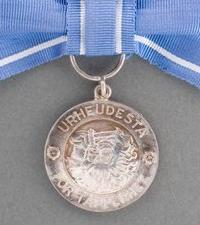 Медаль Свободы I класса с лентой, декорированной бантом